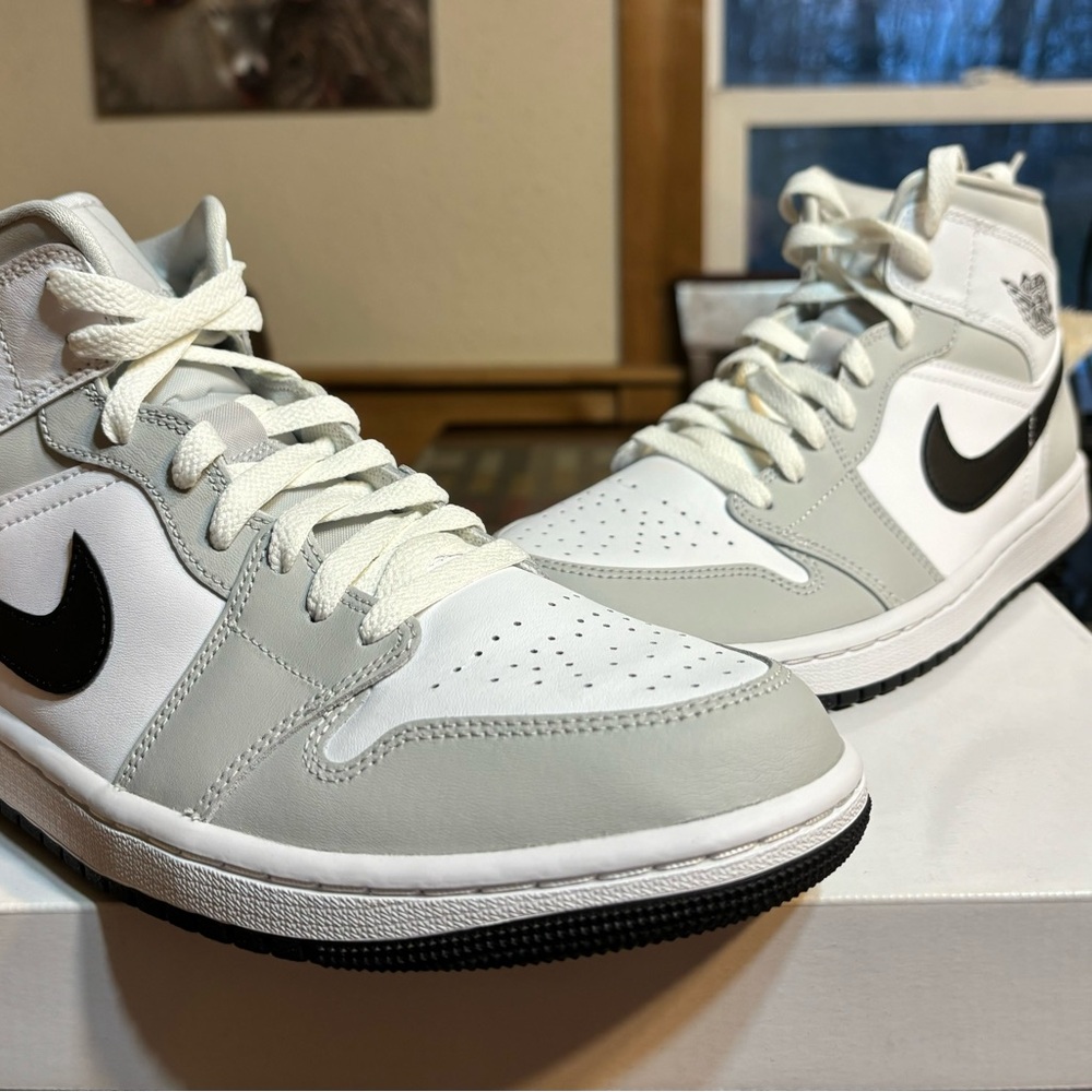 Air Jordan 1 grey